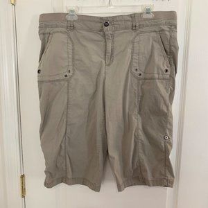 Classic Apparel Cargo Capri Pants Convertible Cropped Khaki Tan Size 16